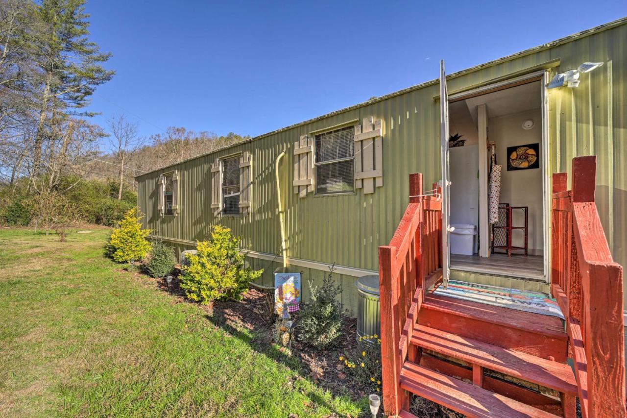 Smoky Mountain Vacation Rental With Hot Tub And Kayaks Whittier Exterior photo
