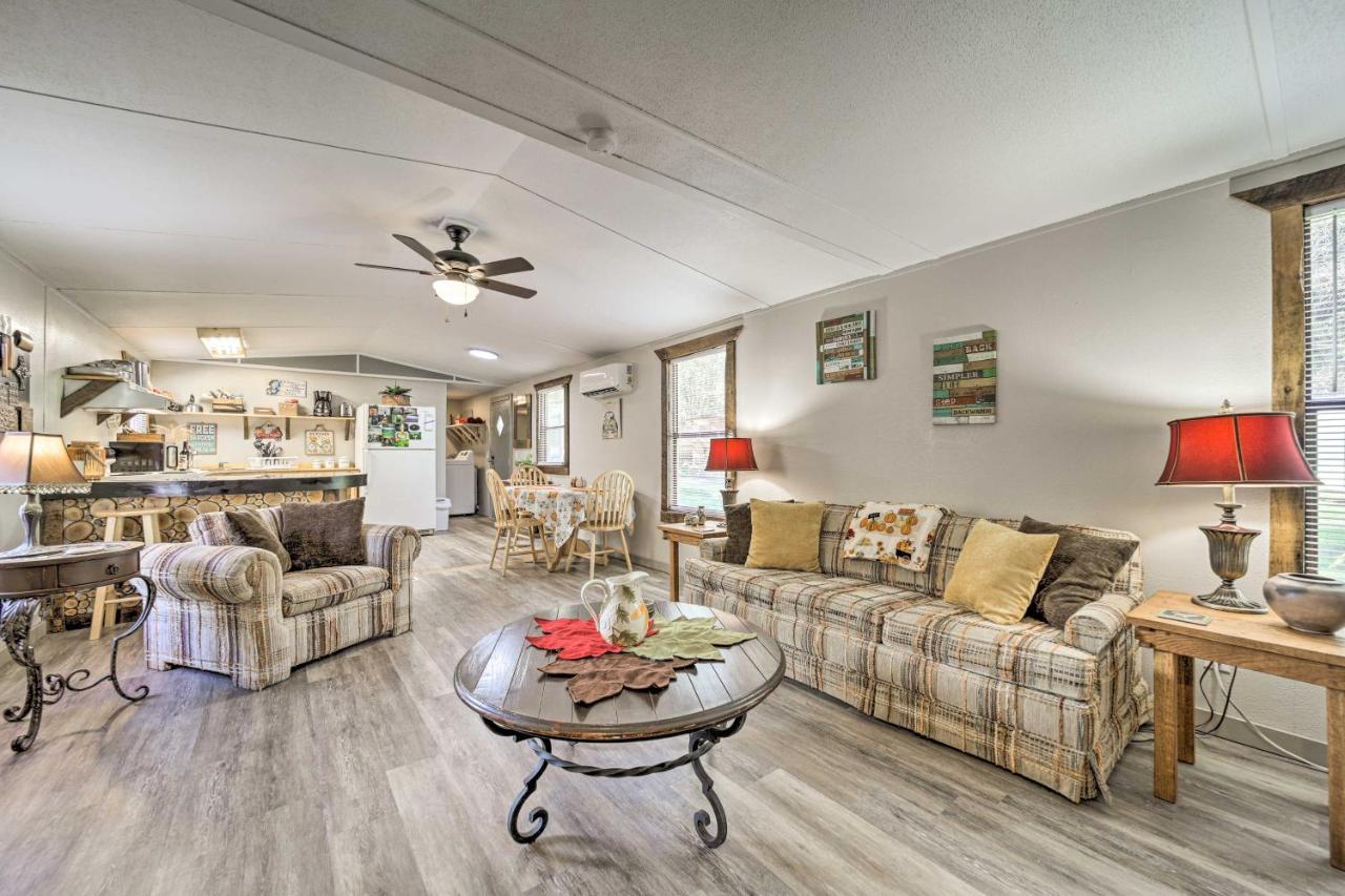 Smoky Mountain Vacation Rental With Hot Tub And Kayaks Whittier Exterior photo