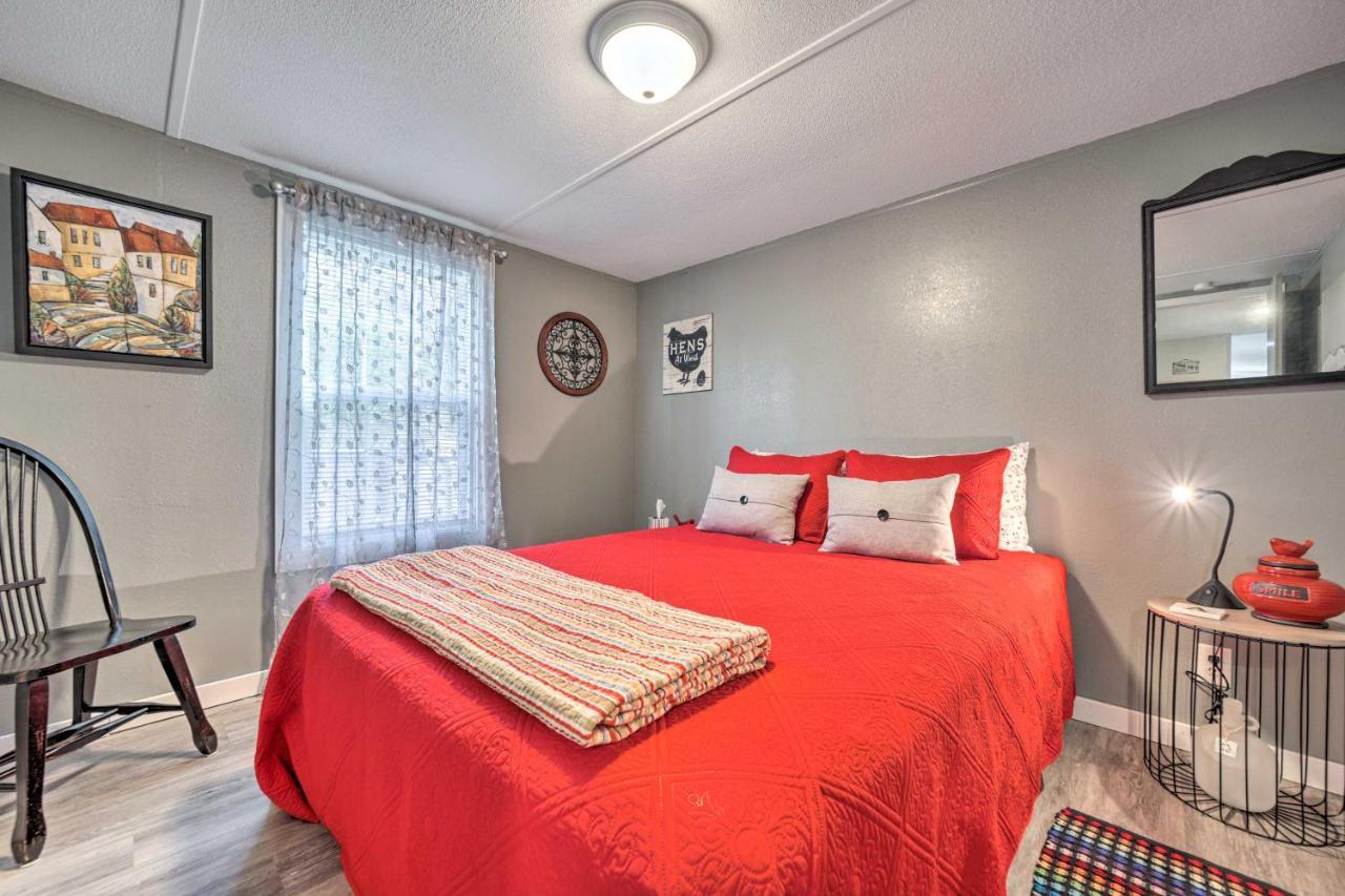 Smoky Mountain Vacation Rental With Hot Tub And Kayaks Whittier Exterior photo